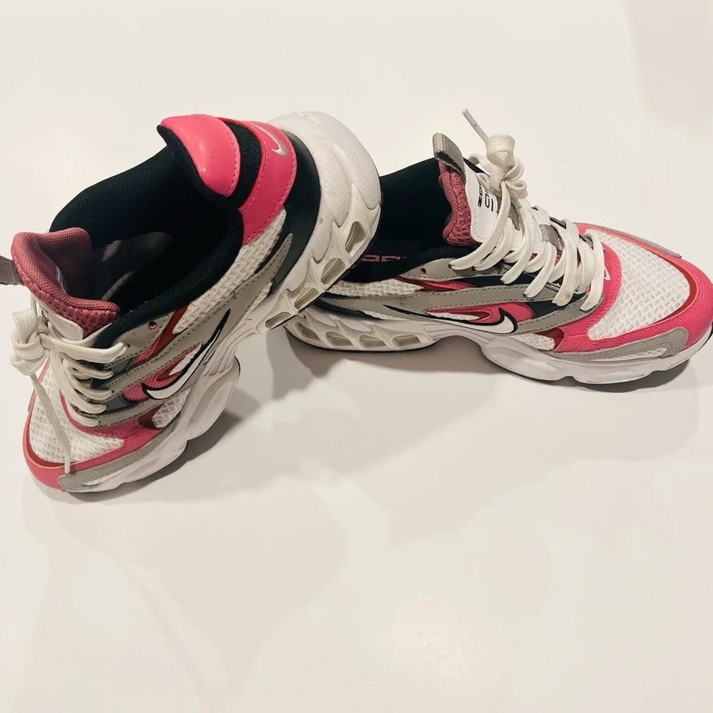 Nike Women's Zoom Air Fire sneaker - Picture 3 of 9